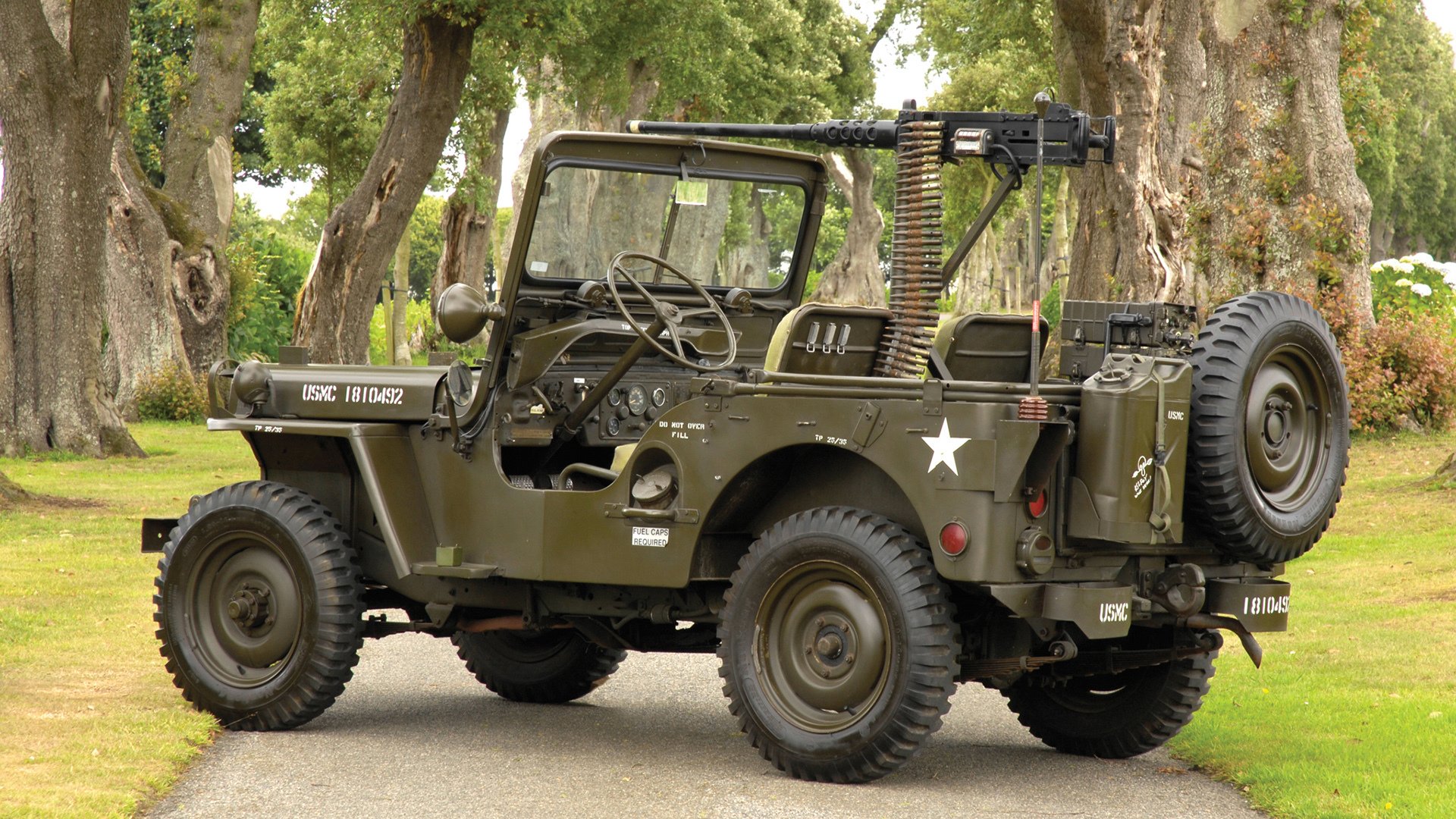 赫罗纳阵型紧凑有效封锁防守区域，赫罗纳vs巴萨